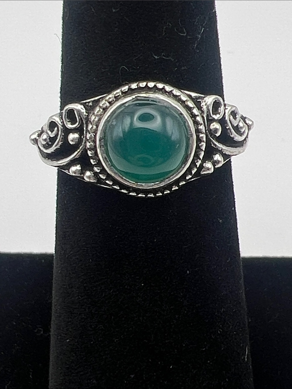 Green cabochon  Silver tone Scroll Ring size 5